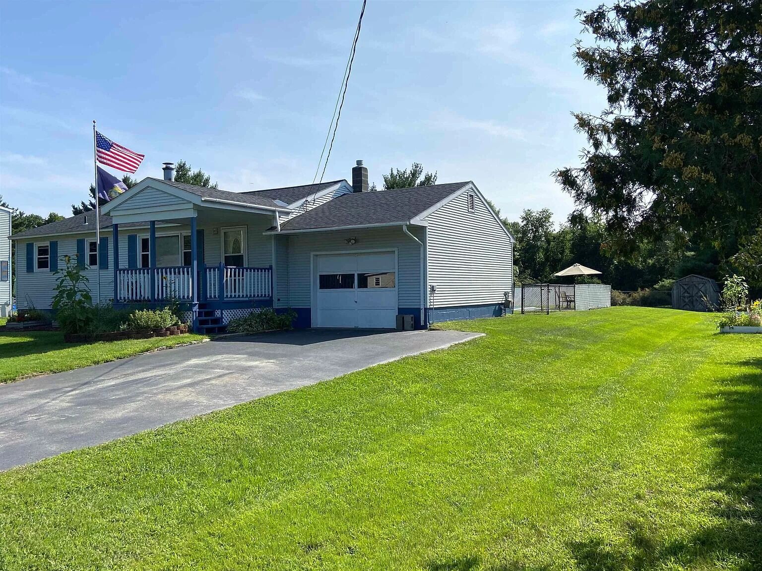 76 Meadow Dr, Colchester, VT